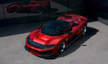 Ferrari 3,9 milyonluq yeni modelini təqdim etdi - FOTOlar