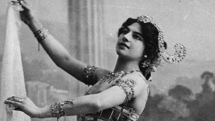 Yüzlərlə kişini özünə aşiq etdi: Tarixin sirli casusu