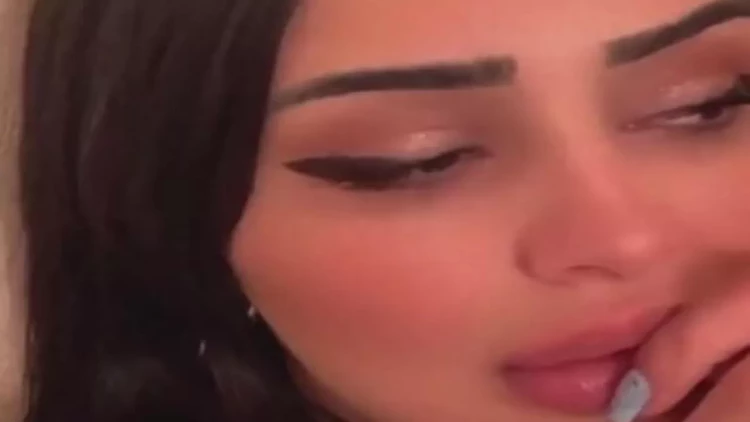 Bu gün cərimələnən tiktoker görün kim imiş - Oğlu anasından utanırmış... - VİDEO