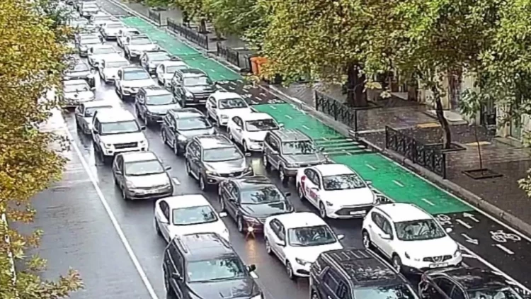 Sürücülərin NƏZƏRİNƏ: Bu yollarda...