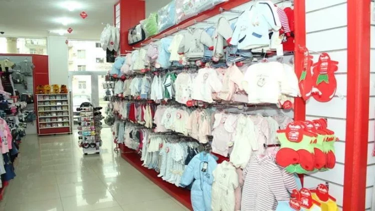 Bakıda məşhur mağaza özünü ermənicə təbliğ edir