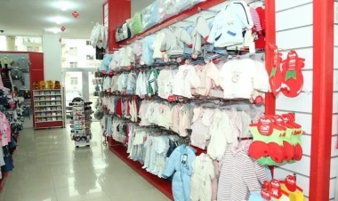 Bakıda məşhur mağaza özünü ermənicə təbliğ edir