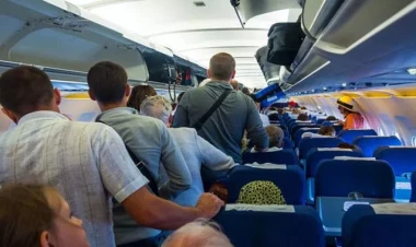 Təyyarə göyərtəsində kütləvi dava - təcili eniş etdi