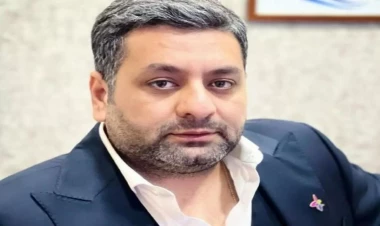 Elcan 9 il əvvəlki FOTOsunu yaydı