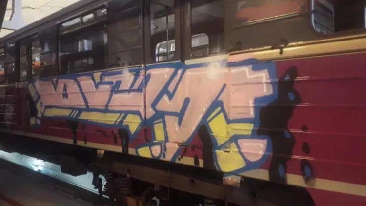 Bakı metrosuna gizli girən əcnəbilərin - Cəzası məlum oldu - FOTO