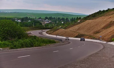 Bu yolda hərəkət ikiaylıq məhdudlaşdırılır