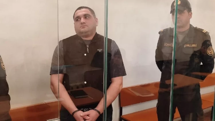 Bayram günü iki nəfəri qanına qəltan edən şəxsin məhkəməsi: 