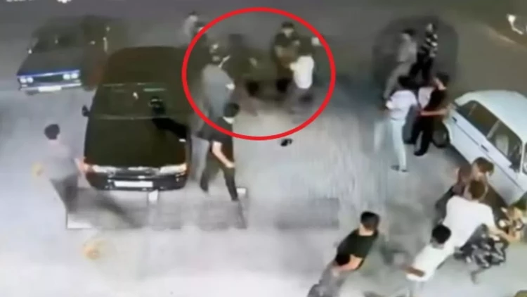 Azərbaycanda küçədə bıçaqlanma -  ANBAAN GÖRÜNTÜLƏR