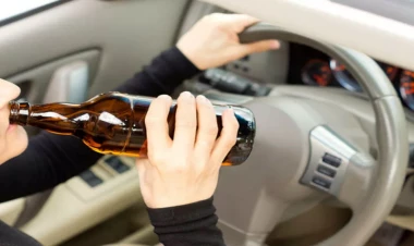 Sərxoş sürücü polis şöbəsini bir-birinə qatdı - 8 SUTKA HƏBS