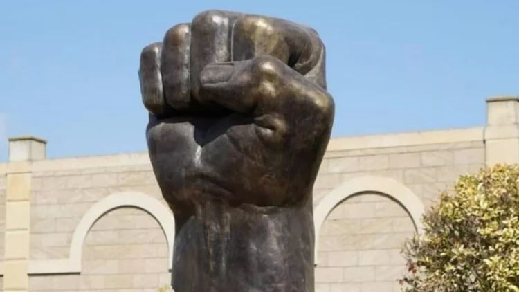 Erməni kilsəsindən müharibəyə çağırış: Yenə “dəmir yumruq” istəyirlər