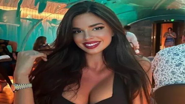 Bakıya gələn modeldən hotel otağında cazibədar paylaşım - VİDEO