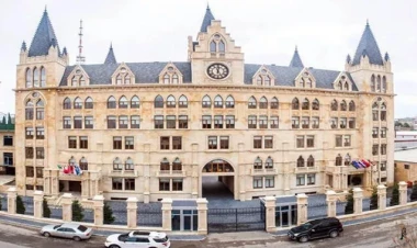 Satışa çıxarılan bu binanın qiyməti 2.47 milyon endirildi