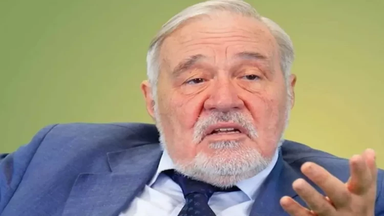 İlber Ortaylı xəstəxanaya yerləşdirildi