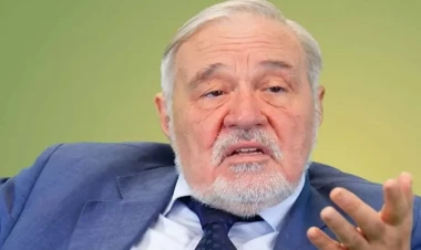 İlber Ortaylı xəstəxanaya yerləşdirildi