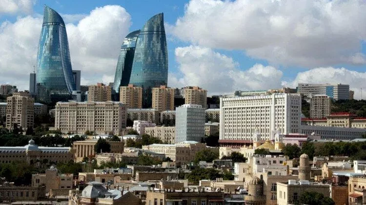 Azərbaycan Avropa ilə Asiya arasında strateji körpü rolunu oynayır - “Formiche” qəzeti