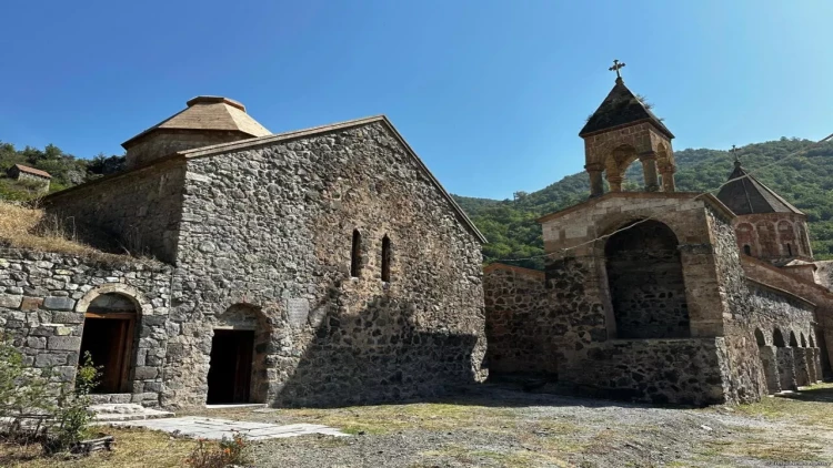 Erməni vandalizminə məruz qalmış Xudavəngdən FOTOREPORTAJ