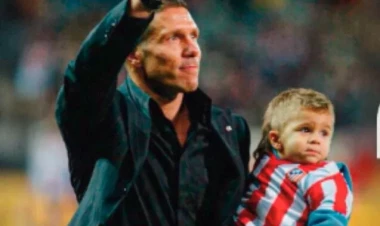 20 il sonra atasının yerində - FOTO