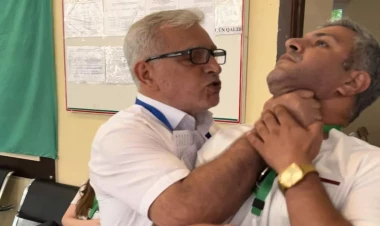 Müsavat nümayəndəsi müşahidəçini boğdu: ŞOK SEÇKİ POZUNTUSU - VİDEO