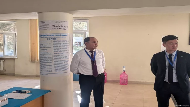 ŞƏT-in müşahidəçilər missiyasının rəhbəri seçki prosesi ilə tanış olub