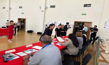 Qadın məhkumlar səs verir - FOTO