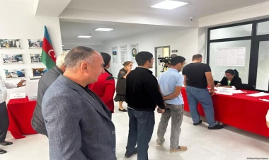 Susda seçicilər səsvermə hüququndan istifadə edirlər - FOTO