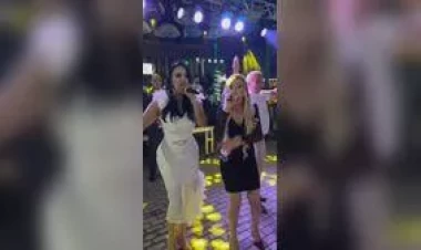 Azərbaycanlı müğənnilərin çıxışı zamanı HƏYƏCANLI ANLAR - VİDEO