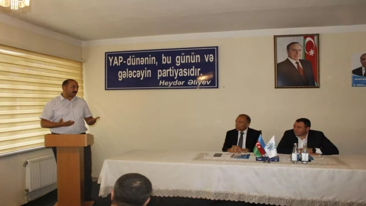 Nizami Səfərov təhsil sahəsində çalışan seçicilərlə görüş keçirib - FOTO