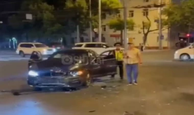 Kişi iki dəfə qəzaya düşdü: Biri öz, biri daşındığı təcili yardım maşınında - VİDEO