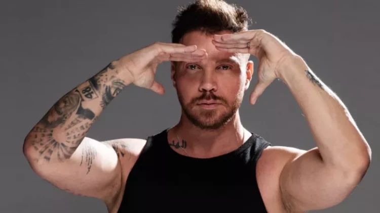 O qədər fotoşop etdi ki, sinəsi əyildi - FOTOlar