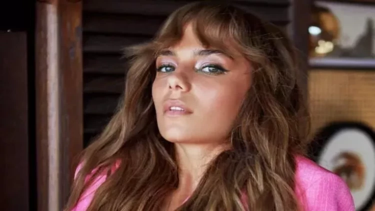 Aktrisa şikayətləndi: evinə gələn...