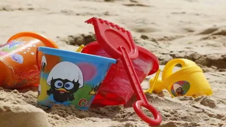 Bakıda uşağına aldığı oyuncağı sökən ata şok yaşadı - FOTO