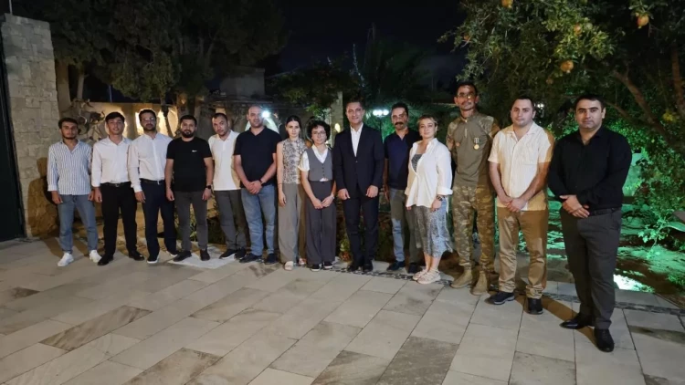 Soltan Məmmədov Mərdəkan, Şağan və Buzovnanın mədəniyyət və incəsənət xadimləri ilə görüşüb - FOTO