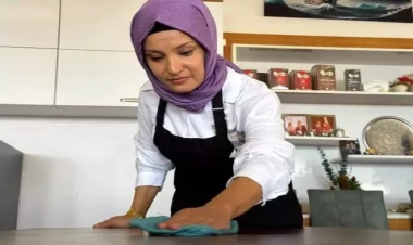 Türkiyə bu qızın gözlərindən danışır - FOTOlar