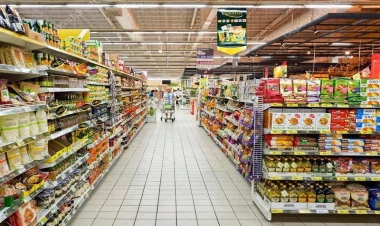 Bakıda marketə basqın: saxlanılan var