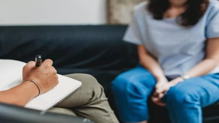 Son vaxtlar tələbi artan psixoloq seanslarının qiymətləri niyə əlçatmazdır? - VİDEO