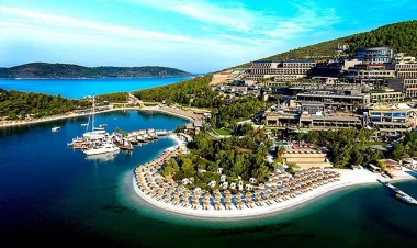 Türkiyəli məşhurlar tətil görüntüləri ilə göz oxşayır - FOTOlar