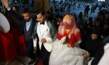 Hamı bu toydan danışır: Gəlinə 3 kilo qızıl verildi - Pulu 15 nəfər saydı - FOTO