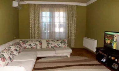 Bakıda qadınların yaşadığı evə gecə saatlarında basqın edildi