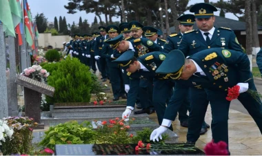 DSX-nin vəzifəli şəxsləri İkinci Fəxri xiyabanı və şəhidlərin məzarlarını ziyarət edib - VİDEO - FOTO