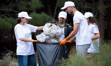 COP29 Könüllüləri “Təkrar emal fəalları” adlı  təmizlik aksiyası keçiriblər - FOTO