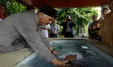 Nic kəndində mistik səyahət: Keşiş niyə anasını 90 yaşında  xaç suyuna saldı?