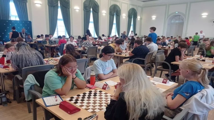 Azərbaycan damaçısı gümüş qazanıb - FOTO