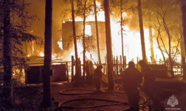 Yekaterinburqda partlayışdan sonra güclü yanğın oldu - FOTO