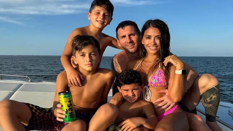 Messi ailəsi ilə istirahətdə - FOTO