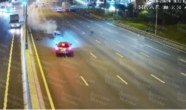 Dəhşətli qəza: Motosikletdə olan 2 nəfər  faciəli şəkildə öldü - VİDEO