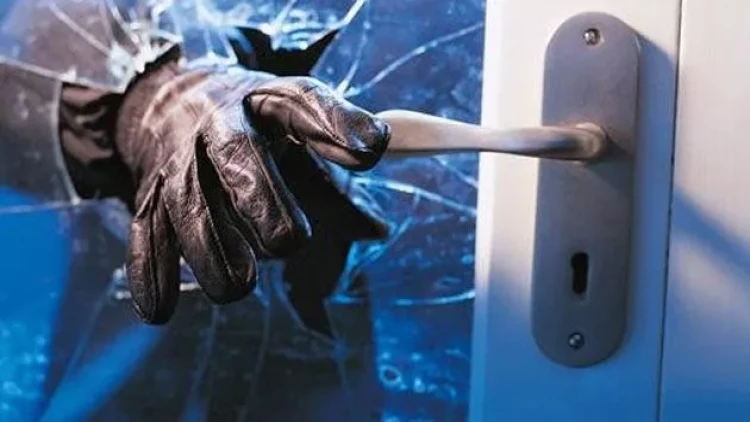 Nardaranda evdən 20 min manat oğurlandı