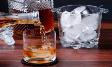 Hər gün pivə içən kişinin sinəsi 5 ölçü böyüdü