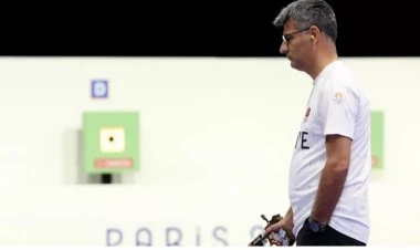 Buna görə əli cibində atəş açırmış