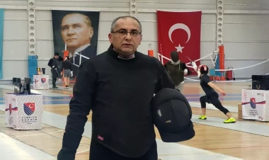 “Baştanın Xarlanla görüşdə taktikası özünü doğrultmadı”