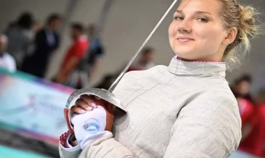 Paris-2024: Başta çinli rəqibinə qarşı